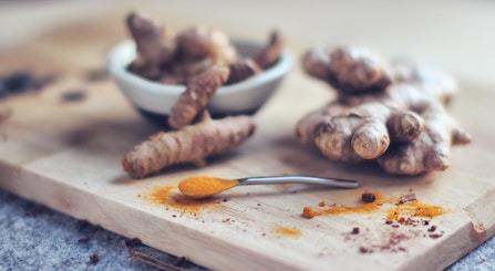 Coup de projecteur sur un pigment en or : la Curcumine